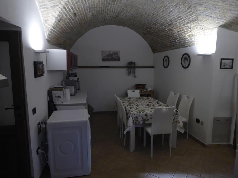 La Cantina Dei Cappuccini 스펠로 외부 사진